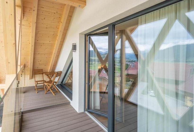 بنسيون Löckerwirt