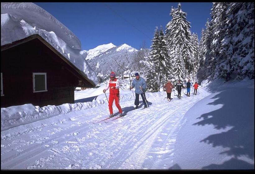 ペンション Panoramagasthof Kristberg