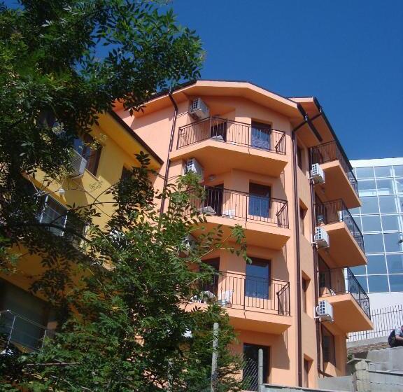 پانسیون Villa Mari Guest Rooms