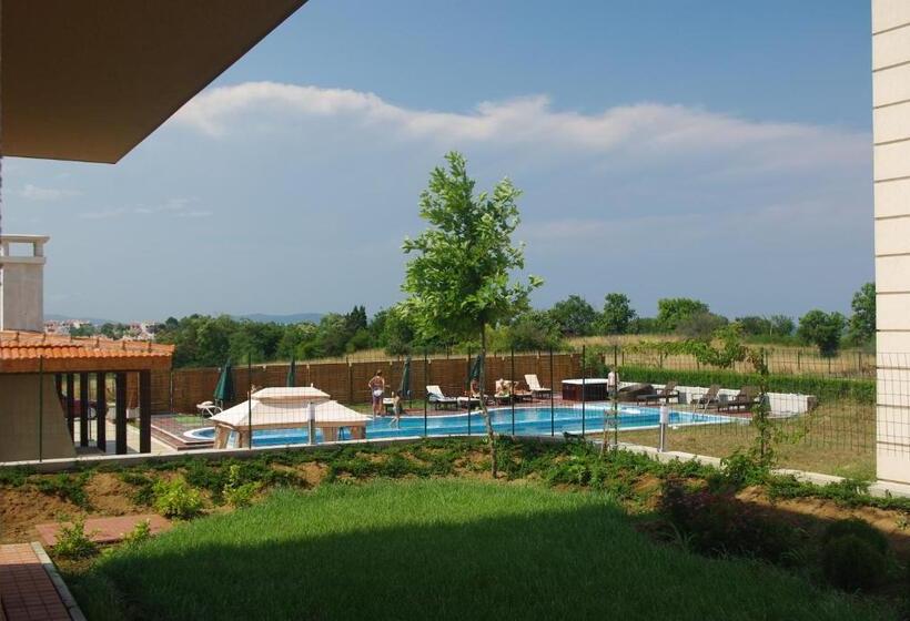 Seagarden Villa Resort