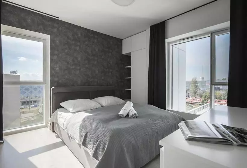 ホテル Poznan Apartments Towarowa