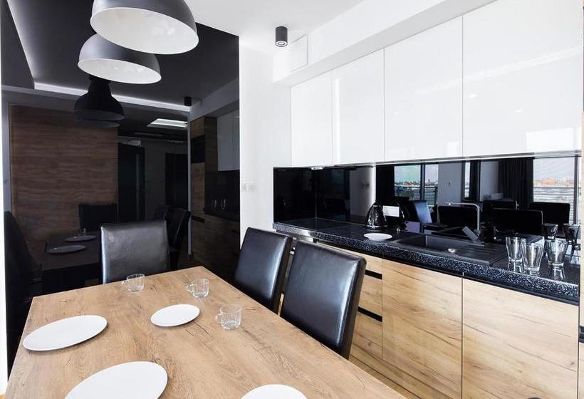 בית מלון כפרי Poznan Apartments Towarowa