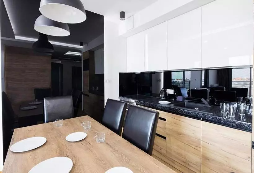 ホテル Poznan Apartments Towarowa