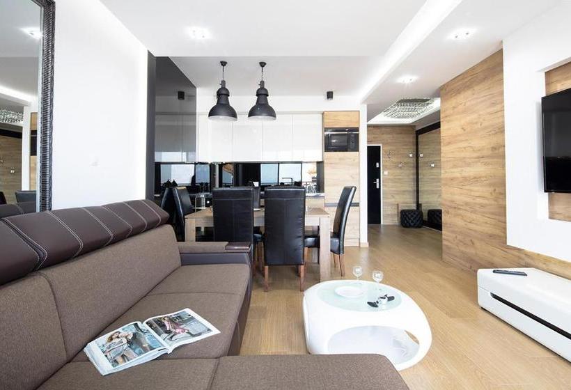 בית מלון כפרי Poznan Apartments Towarowa