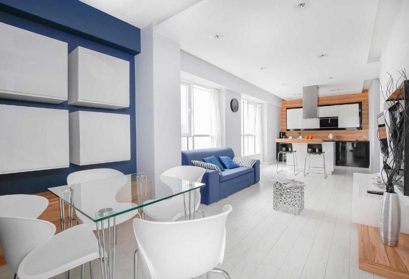 בית מלון כפרי Poznan Apartments Towarowa