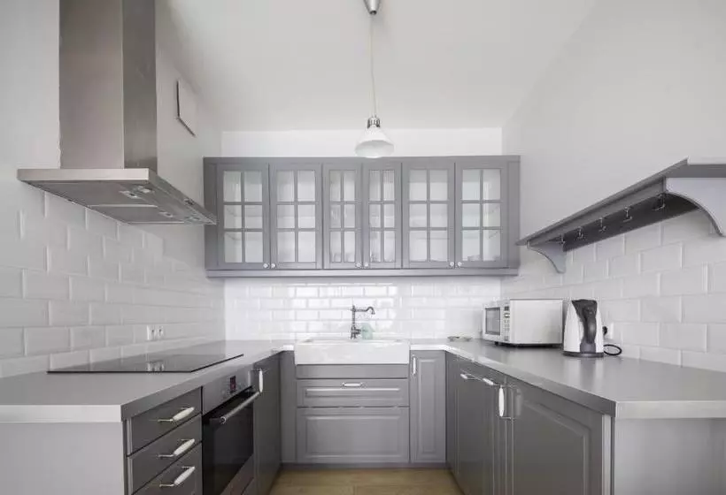 ホテル Poznan Apartments Towarowa