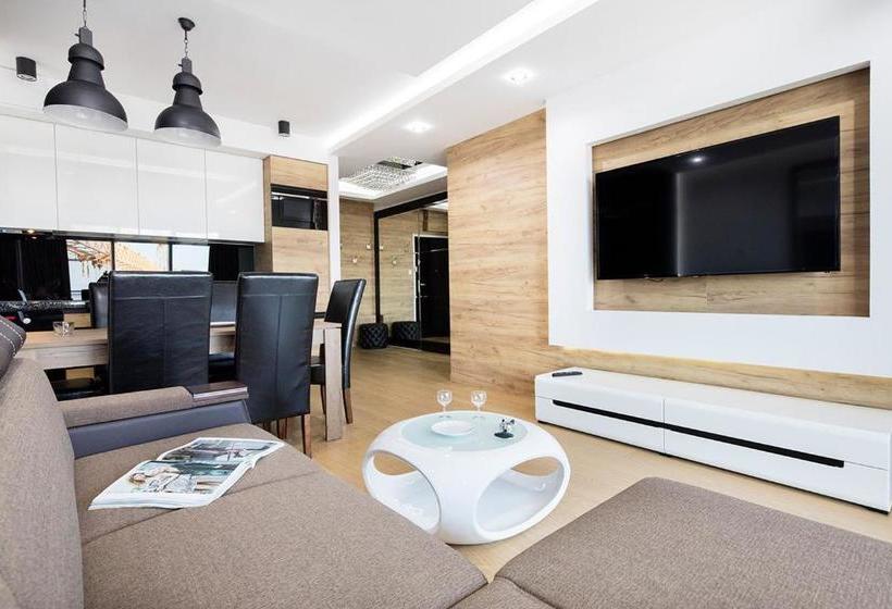 בית מלון כפרי Poznan Apartments Towarowa