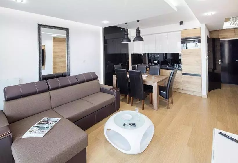 ホテル Poznan Apartments Towarowa