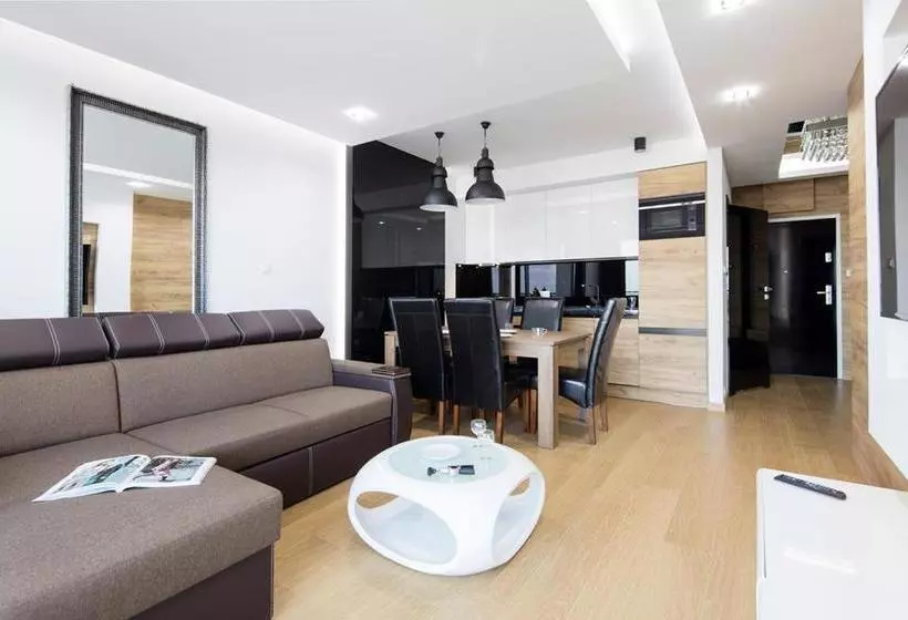 ホテル Poznan Apartments Towarowa