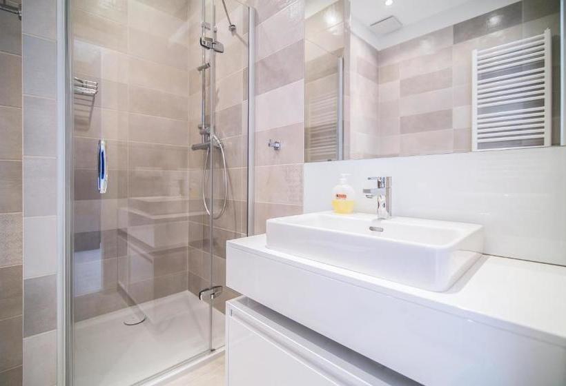 בית מלון כפרי Poznan Apartments Towarowa