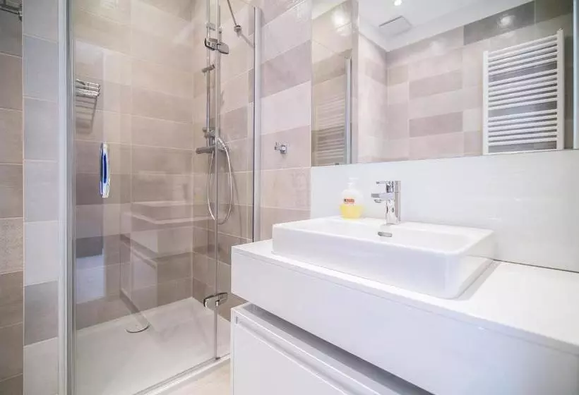 ホテル Poznan Apartments Towarowa