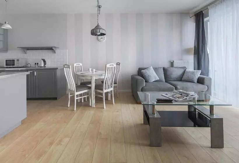 ホテル Poznan Apartments Towarowa