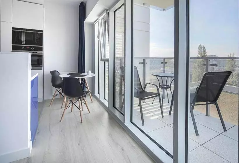 ホテル Poznan Apartments Towarowa