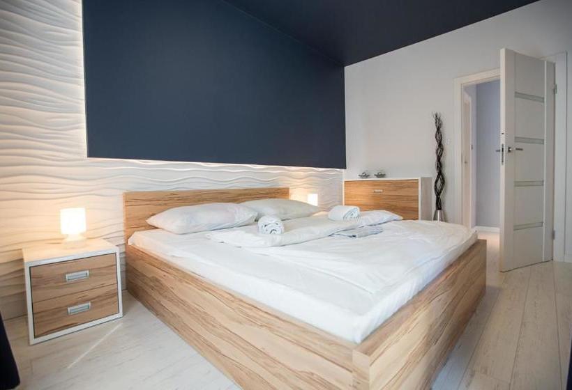 בית מלון כפרי Poznan Apartments Towarowa