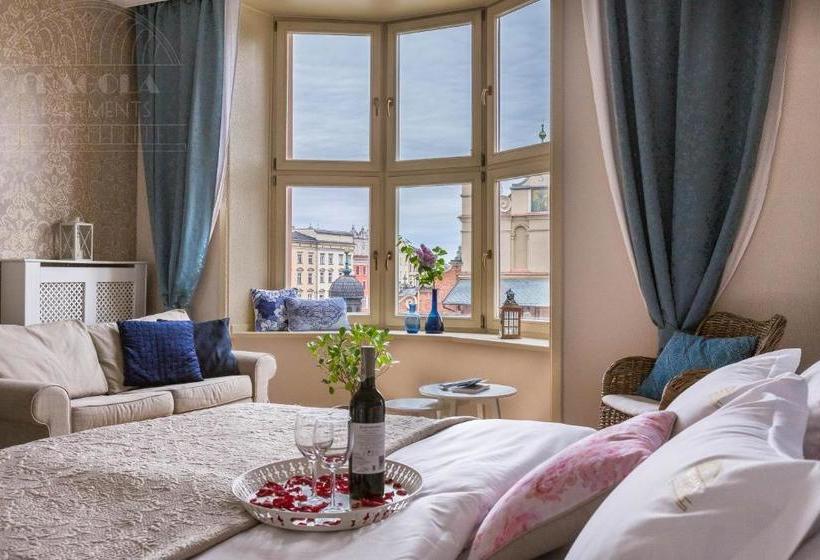 Отель Fragola Apartments Old Town