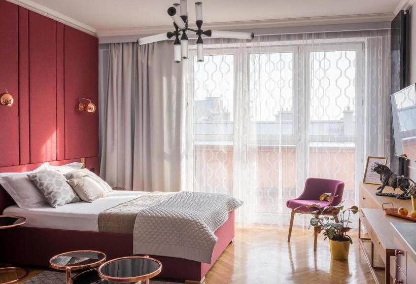 Отель Fragola Apartments Old Town