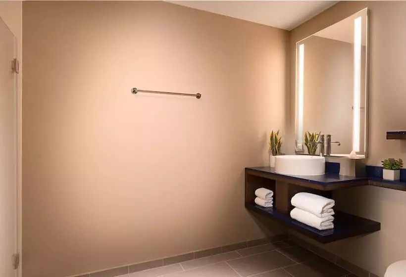 هتل Glō Best Western Nashville