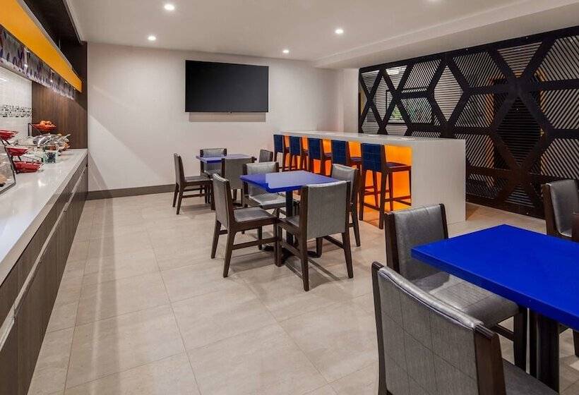 فندق Glō Best Western Brooklyn Nyc