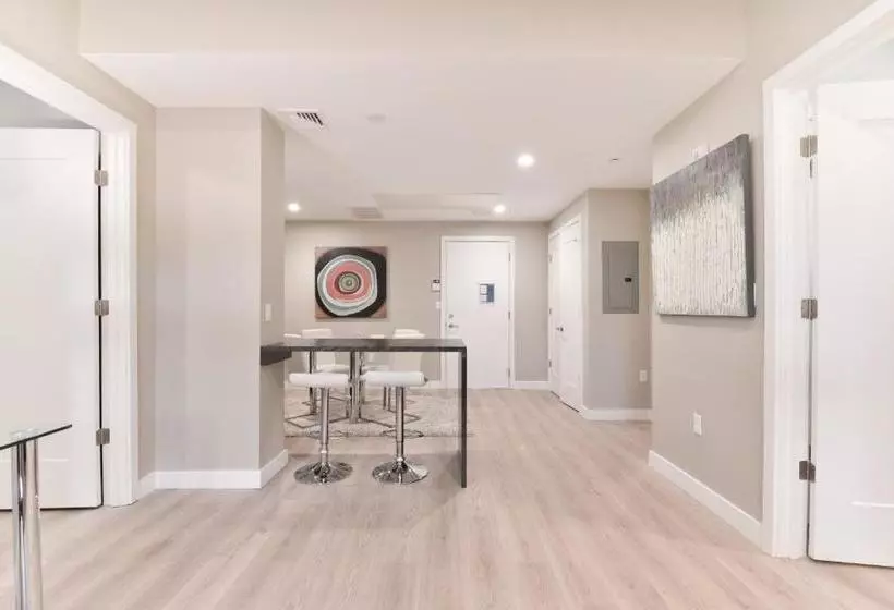 هتل Global Luxury Suites Longwood Medical