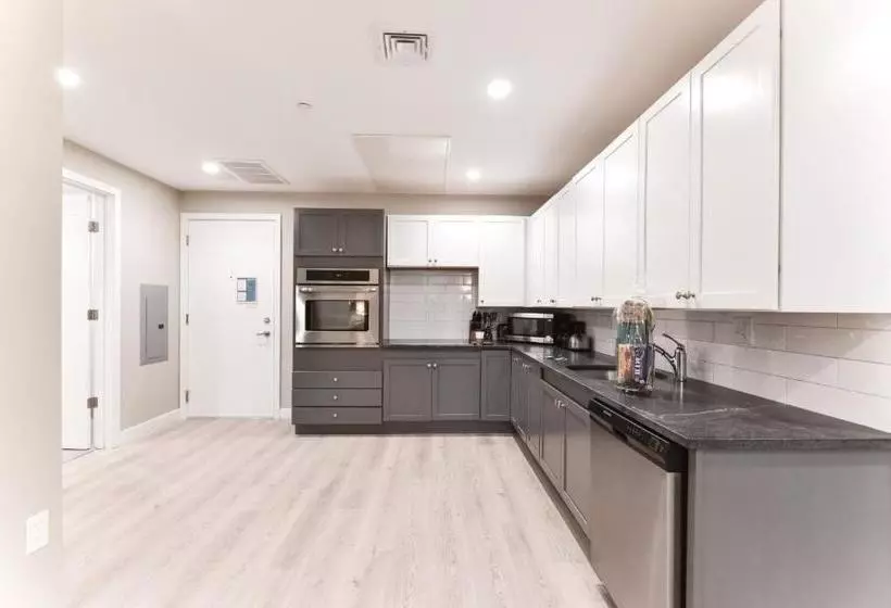 هتل Global Luxury Suites Longwood Medical