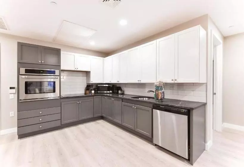 هتل Global Luxury Suites Longwood Medical
