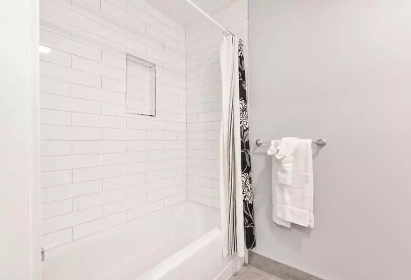 هتل Global Luxury Suites Longwood Medical