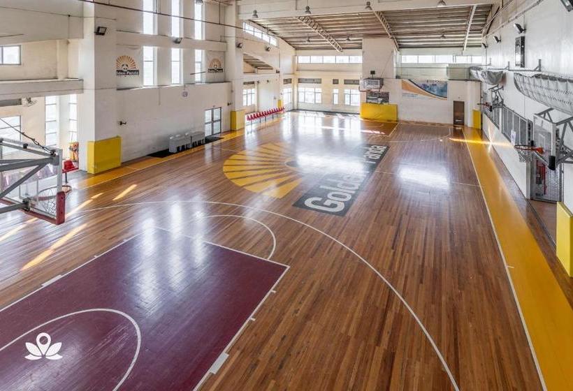 בית מלון כפרי Golden Panda Dormtel By Zen Rooms