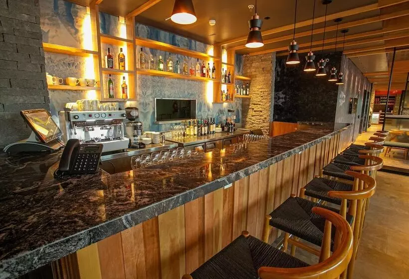 Hotel Hampton By Hilton Bariloche