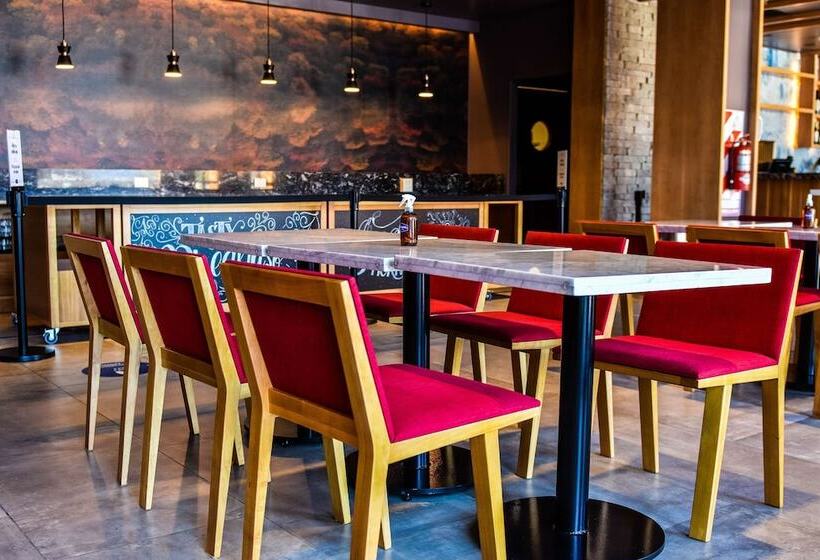 فندق Hampton By Hilton Bariloche