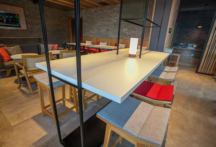 فندق Hampton By Hilton Bariloche