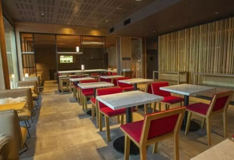 Hotel Hampton By Hilton Bariloche