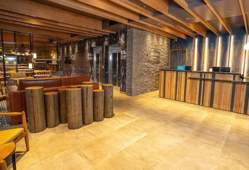 Hotel Hampton By Hilton Bariloche