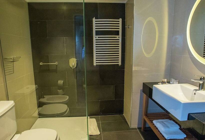 فندق Hampton By Hilton Bariloche