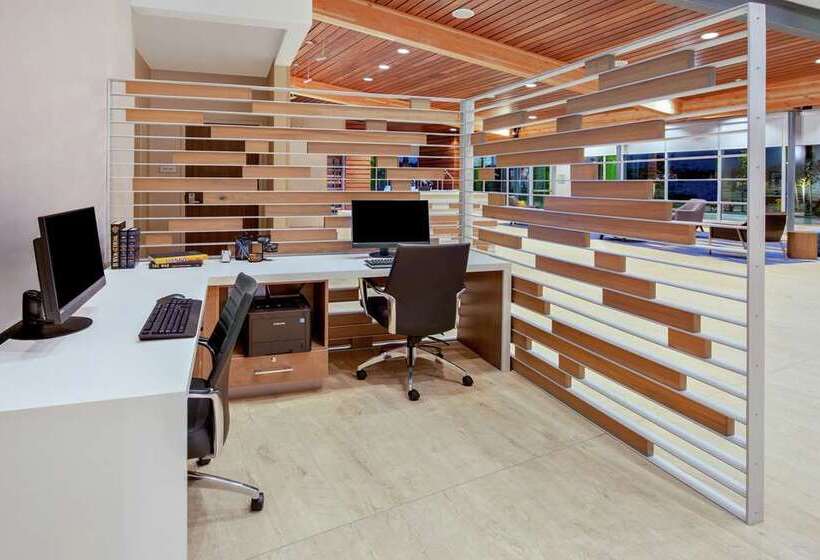 هتل hampton Inn & Suites San Diego Airport Liberty Station