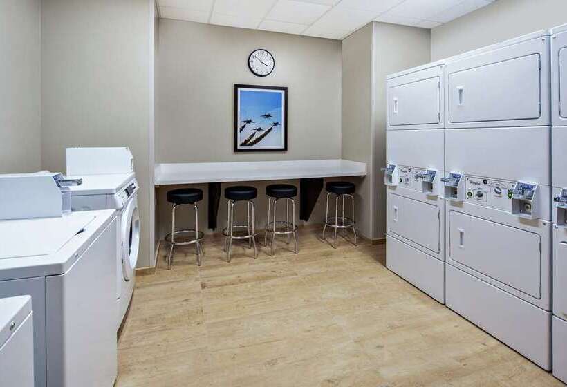 هتل hampton Inn & Suites San Diego Airport Liberty Station