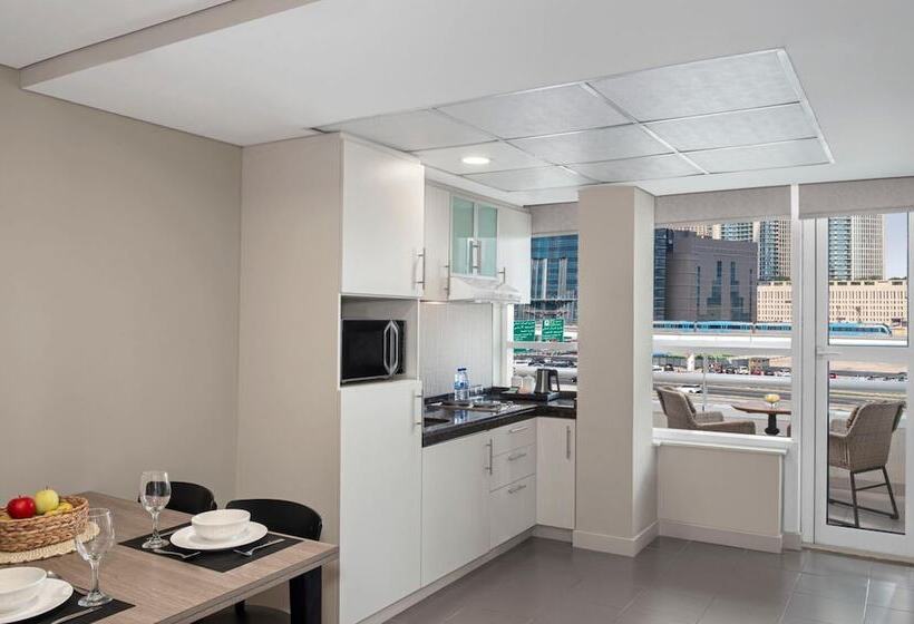 Leva Hotel And Suites, Opposite Downtown