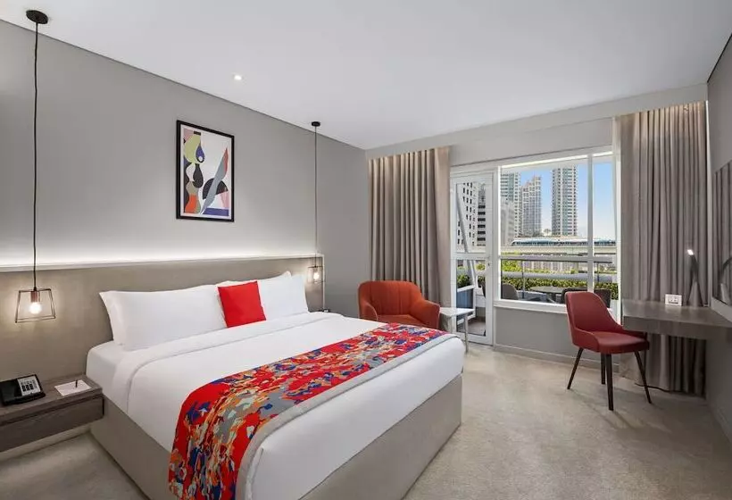 Leva Hotel And Suites, Opposite Downtown