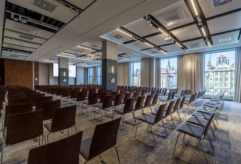 Radisson Hotel & Suites, Gdansk, Wyspa Spichrzów