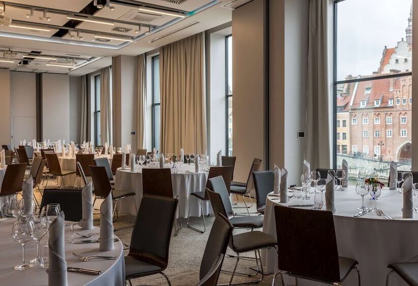 Radisson Hotel & Suites, Gdansk, Wyspa Spichrzów