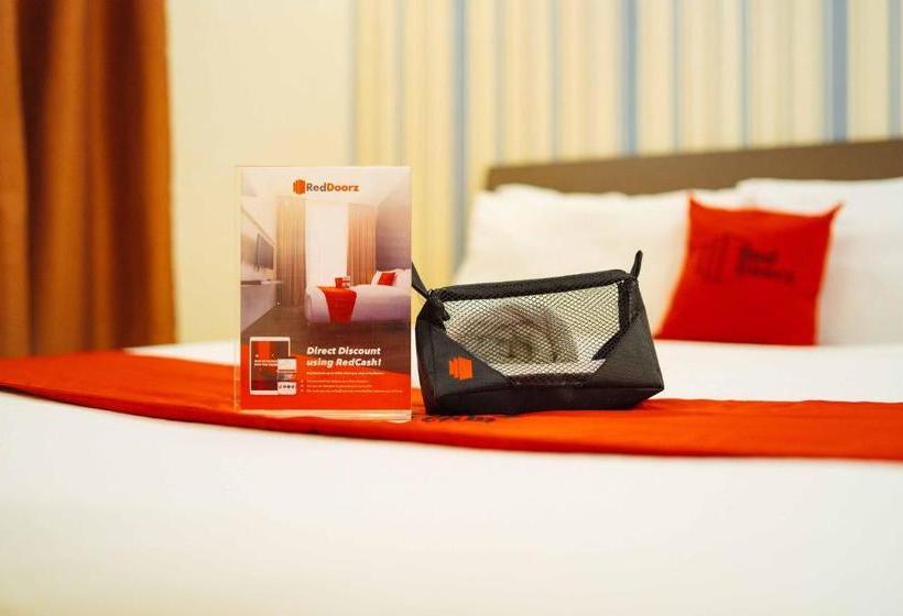 Hotel Reddoorz @ Josefa Subdivision Angeles City