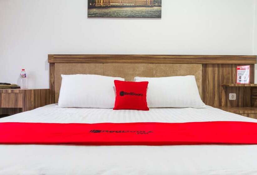 בית מלון כפרי Reddoorz Plus Near Sukajadi 2
