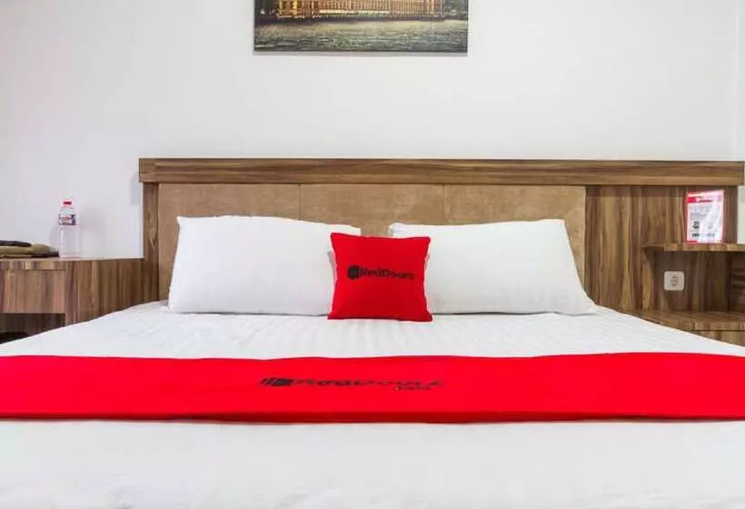 ホテル Reddoorz Plus Near Sukajadi 2