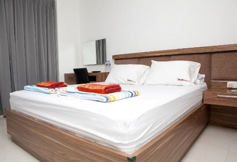 בית מלון כפרי Reddoorz Plus Near Sukajadi 2