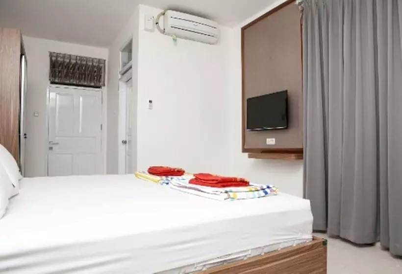 ホテル Reddoorz Plus Near Sukajadi 2