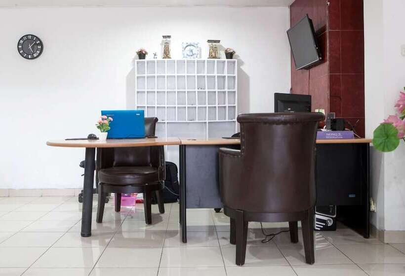 בית מלון כפרי Reddoorz Plus Near Sukajadi 2