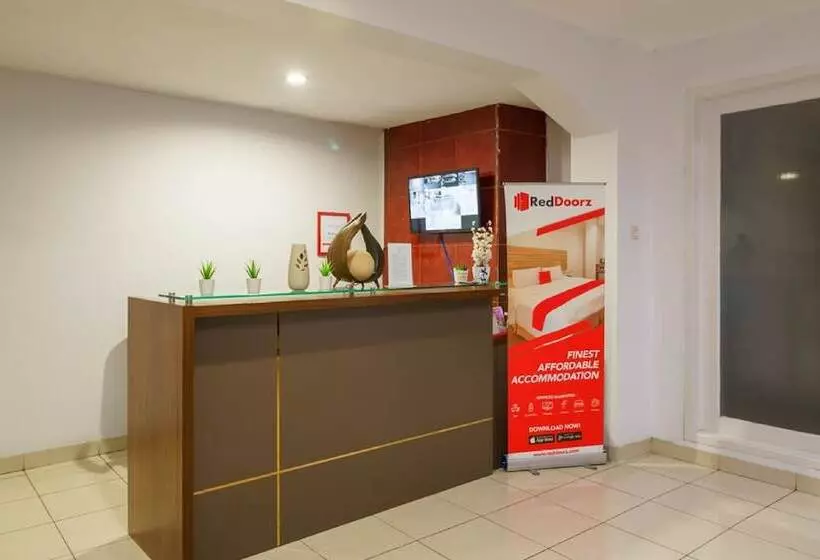ホテル Reddoorz Plus Near Sukajadi 2
