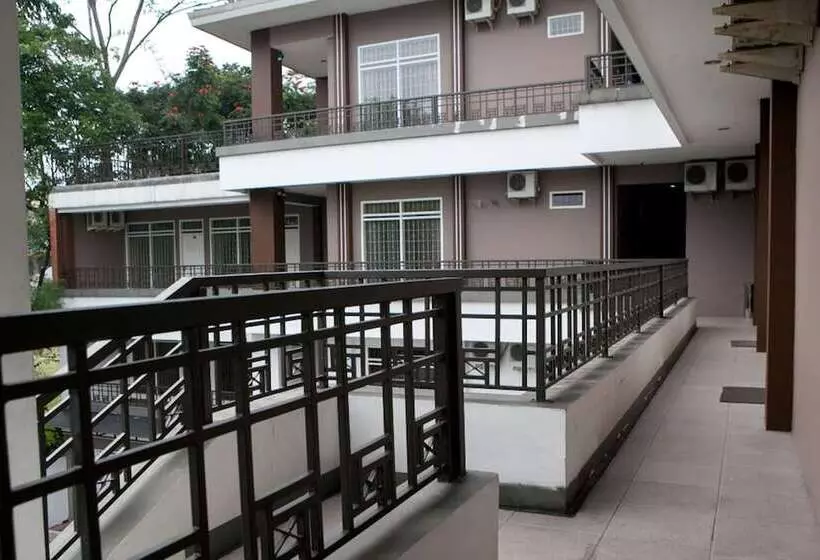 ホテル Reddoorz Plus Near Sukajadi 2