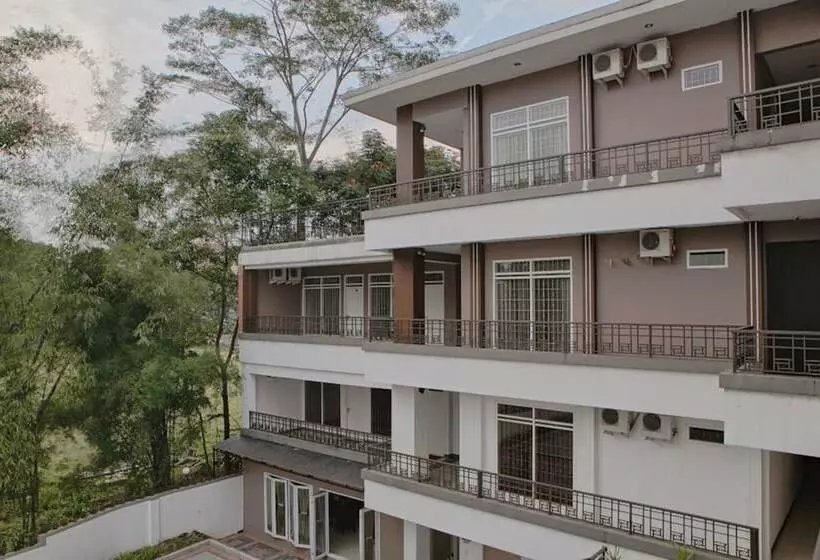 ホテル Reddoorz Plus Near Sukajadi 2