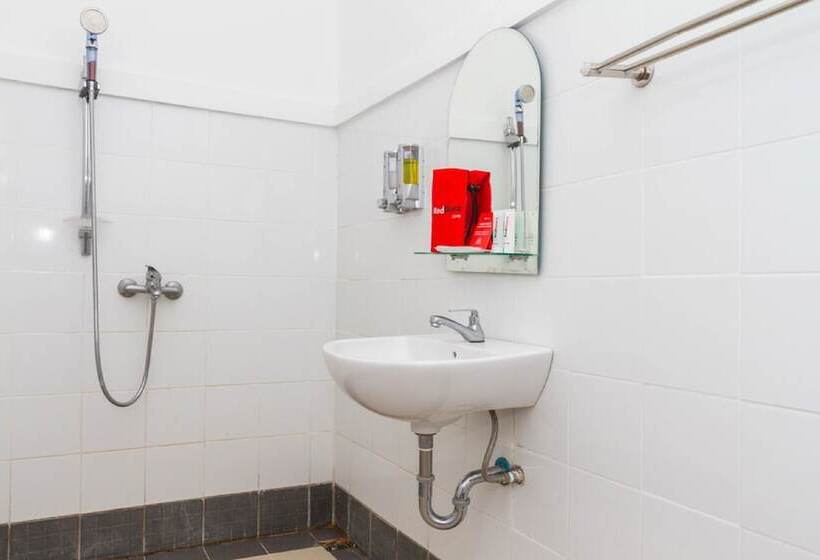 בית מלון כפרי Reddoorz Plus Near Sukajadi 2