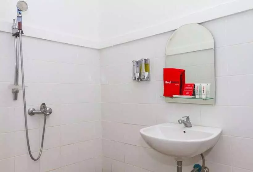 ホテル Reddoorz Plus Near Sukajadi 2